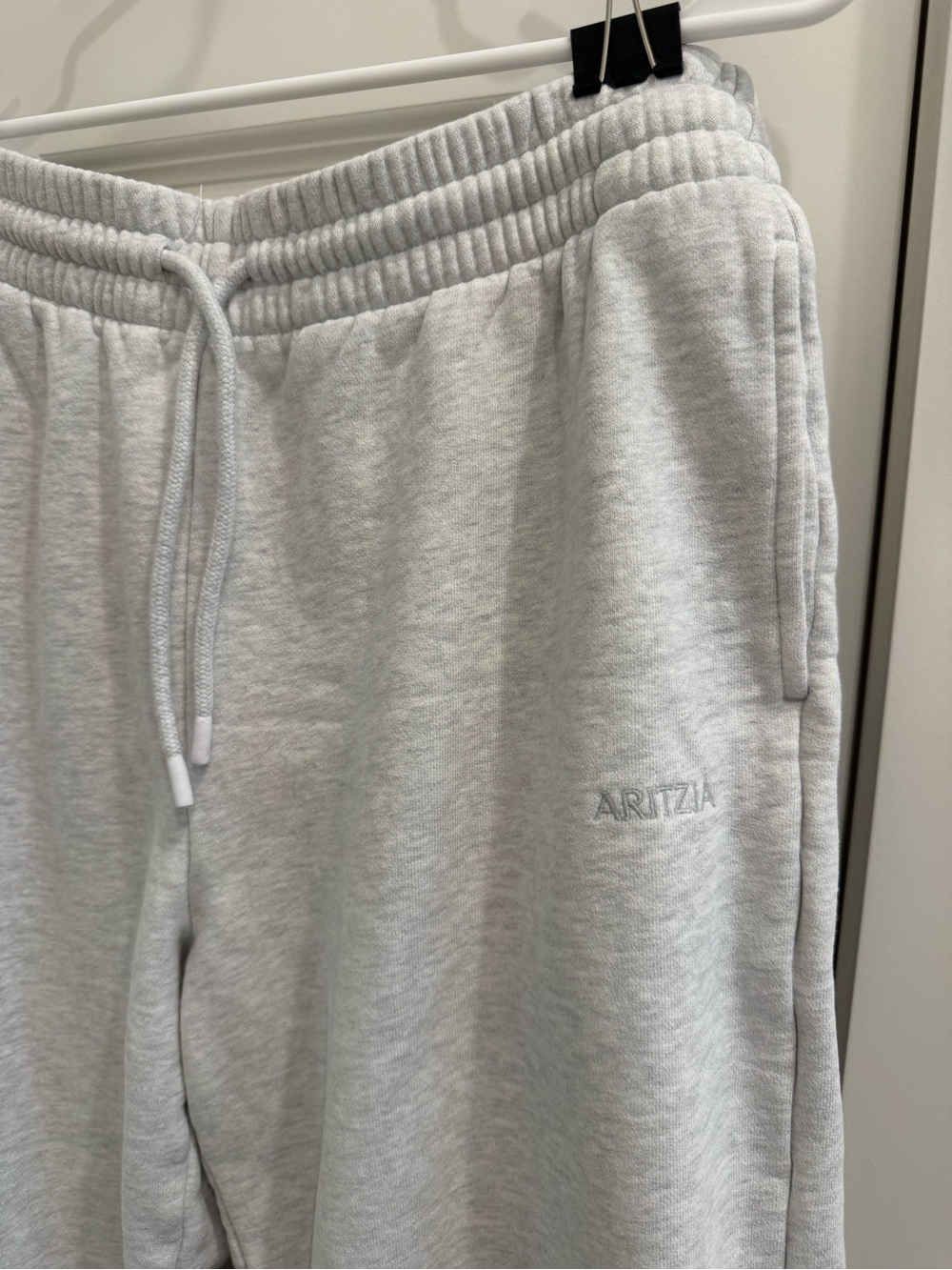 Aritzia Cozy Sweatfleece Boyfriend Wide Sweatpant - Light Gray - Picture 4 of 7